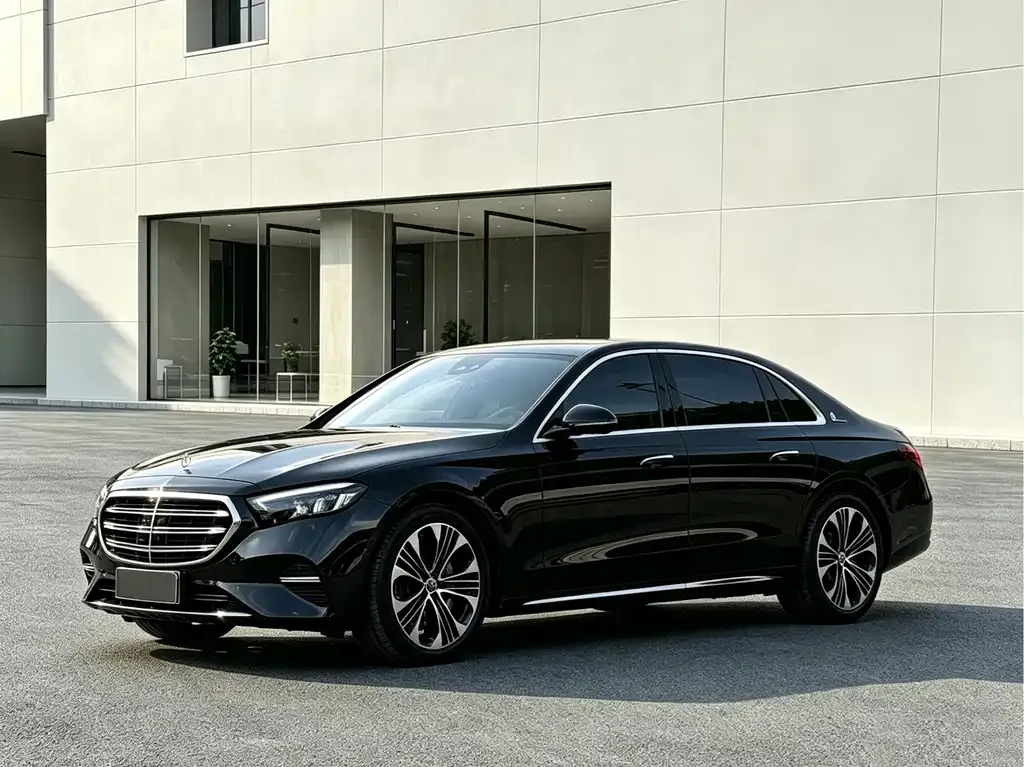 Mercedes-Benz E-Class — фото 2