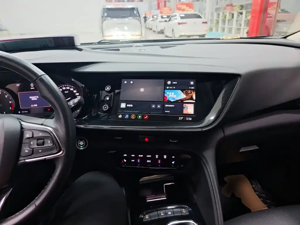 Buick Envision Plus — фото 2