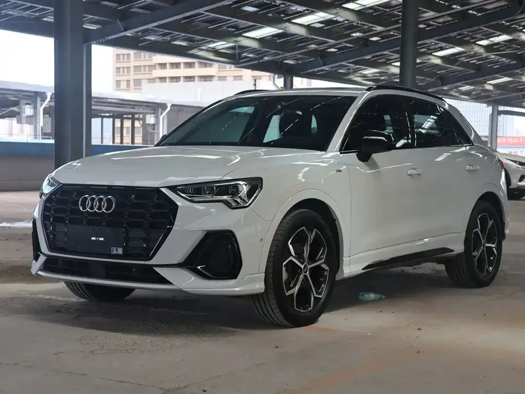 Audi Q3 — фото 1