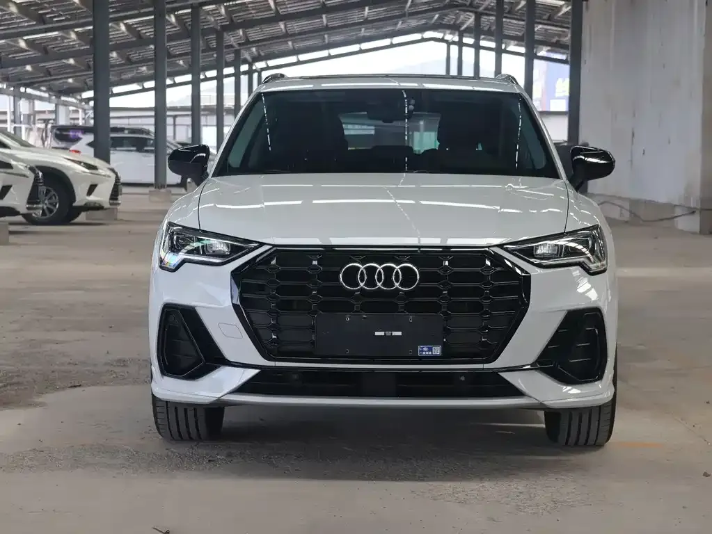 Audi Q3 — фото 10