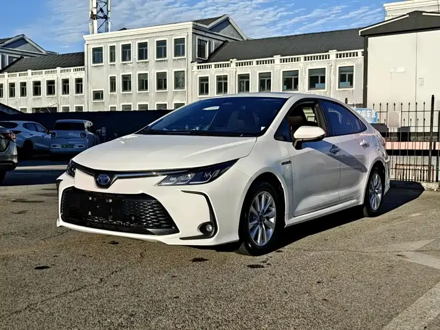 Toyota Corolla — фото 1