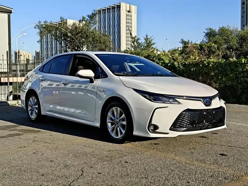 Toyota Corolla — фото 8