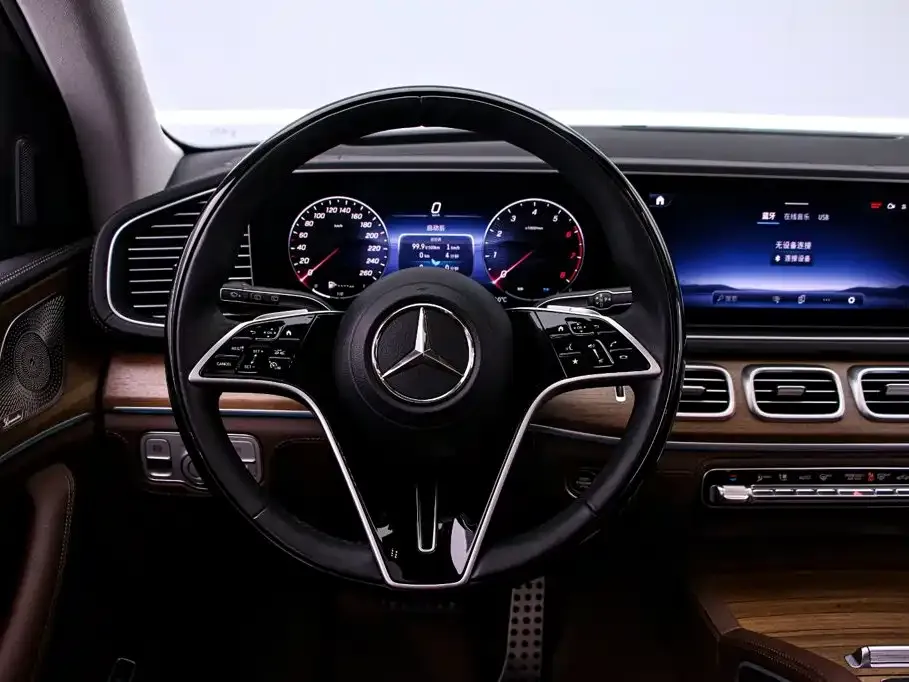 Mercedes-Benz GLS — фото 10