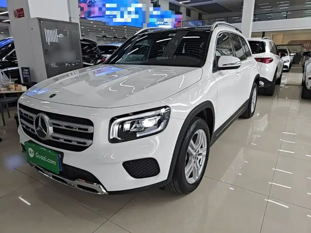 Mercedes-Benz GLB — фото 1