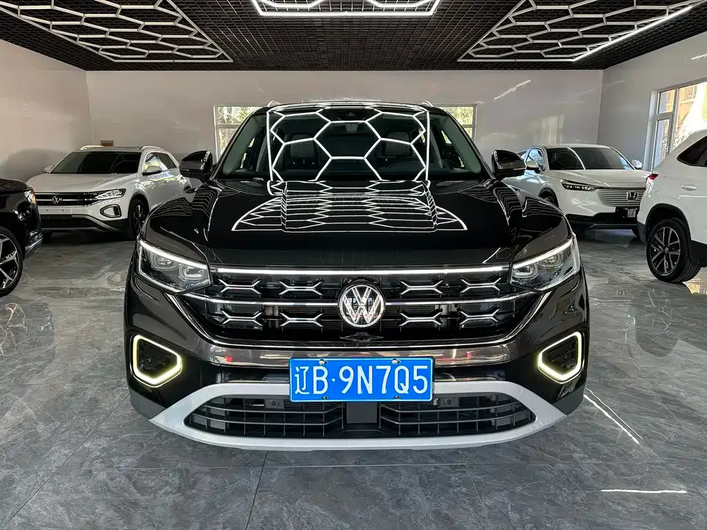 Volkswagen Tayron — фото 1