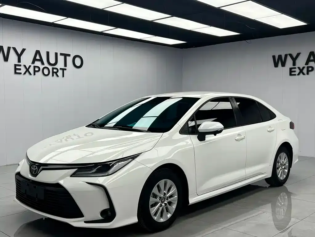 Toyota Corolla — фото 1