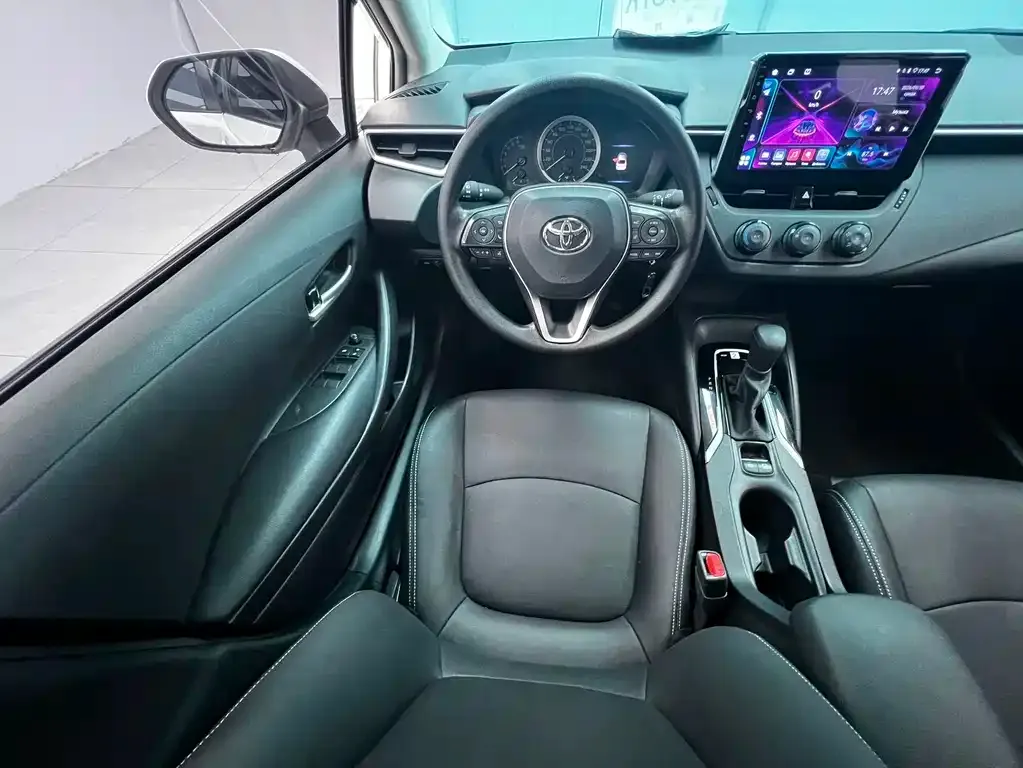Toyota Corolla — фото 6