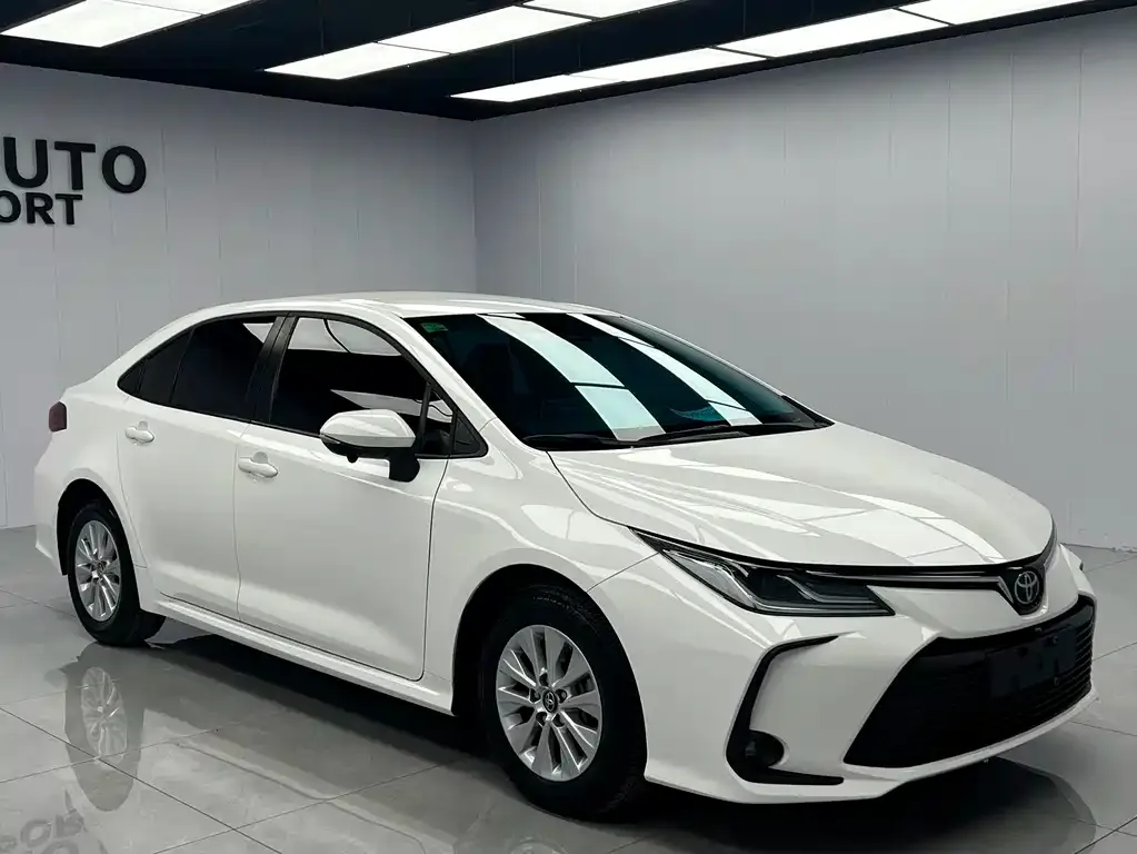 Toyota Corolla — фото 10