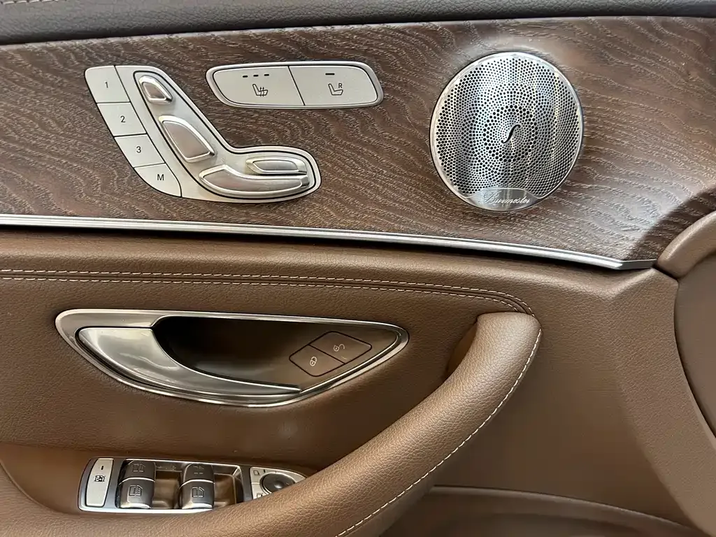 Mercedes-Benz E-Class — фото 10