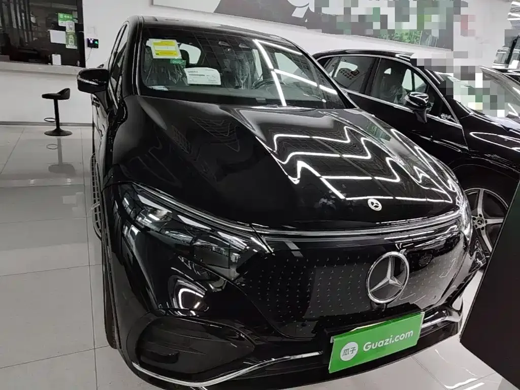 Mercedes-Benz EQS SUV — фото 4
