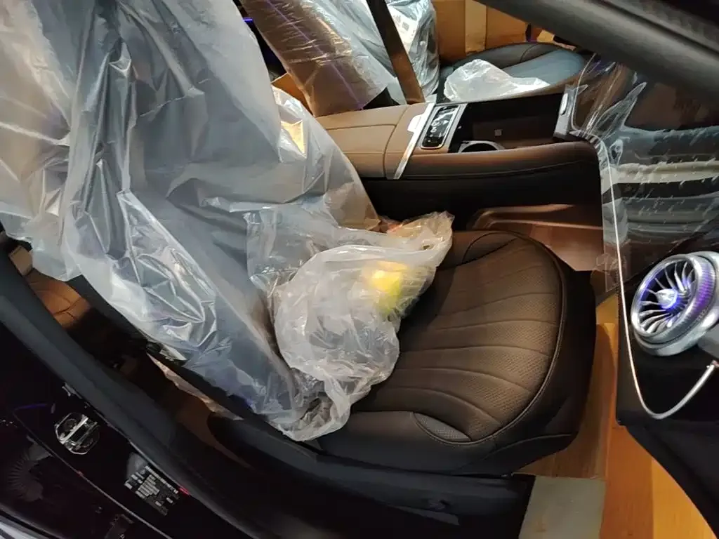 Mercedes-Benz EQS SUV — фото 9