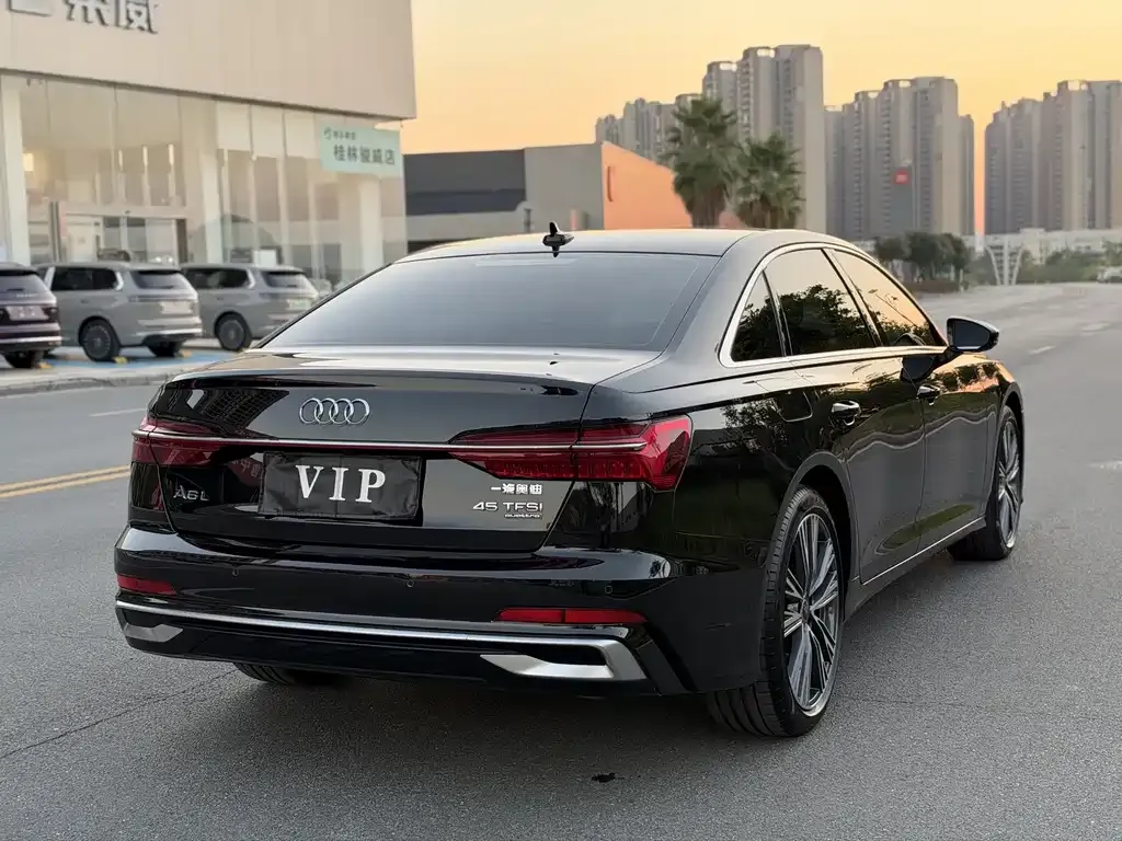 Audi A6L — фото 6
