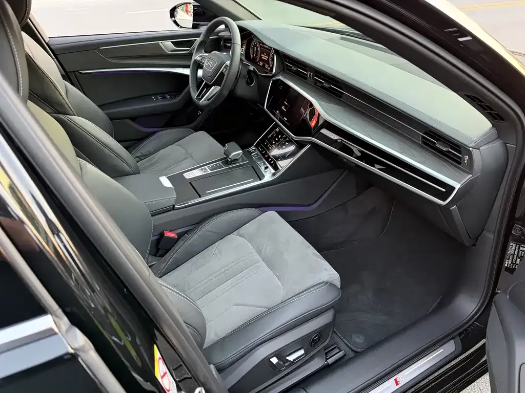 Audi A6L — фото 10