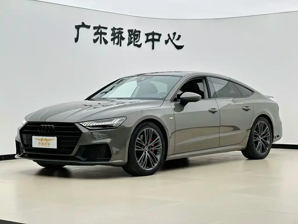 Audi A7 — фото 1