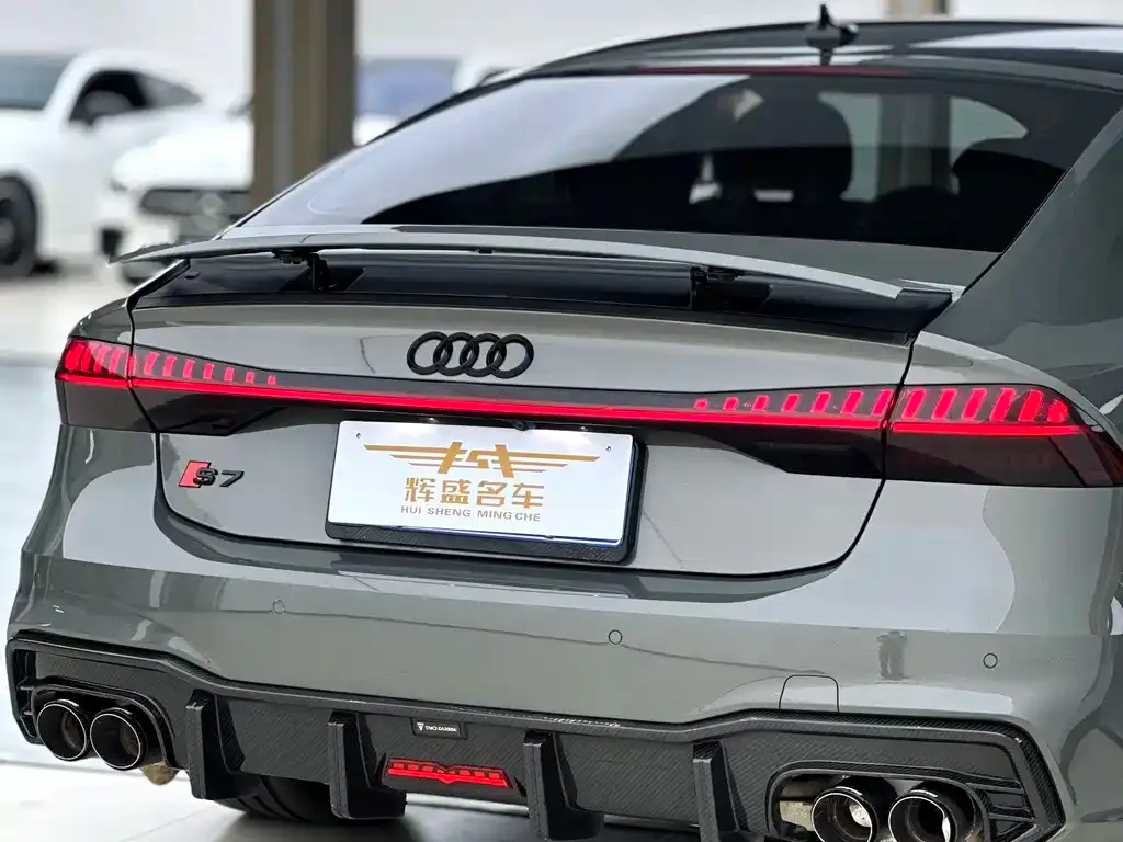 Audi A7 — фото 2
