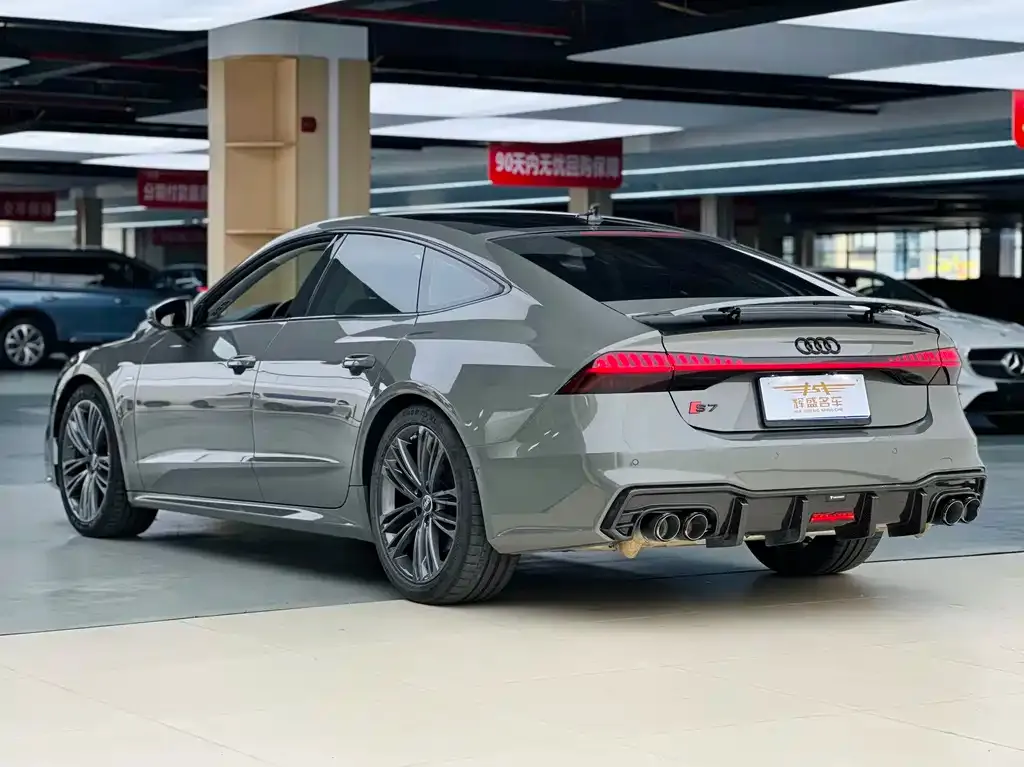 Audi A7 — фото 8