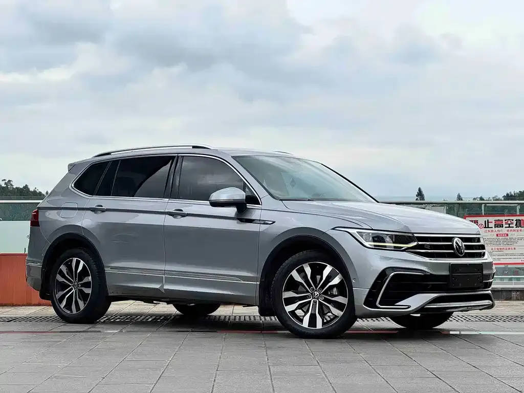 Volkswagen Tiguan L — фото 5