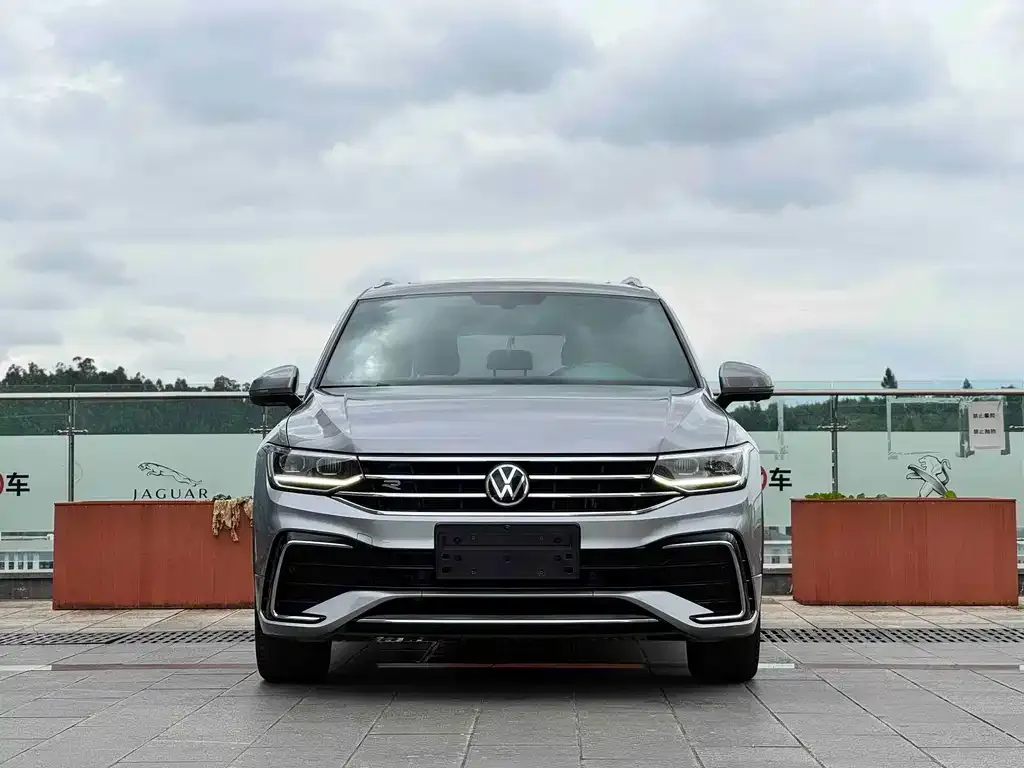 Volkswagen Tiguan L — фото 6