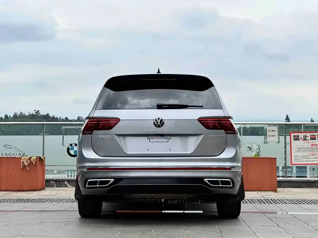 Volkswagen Tiguan L — фото 2
