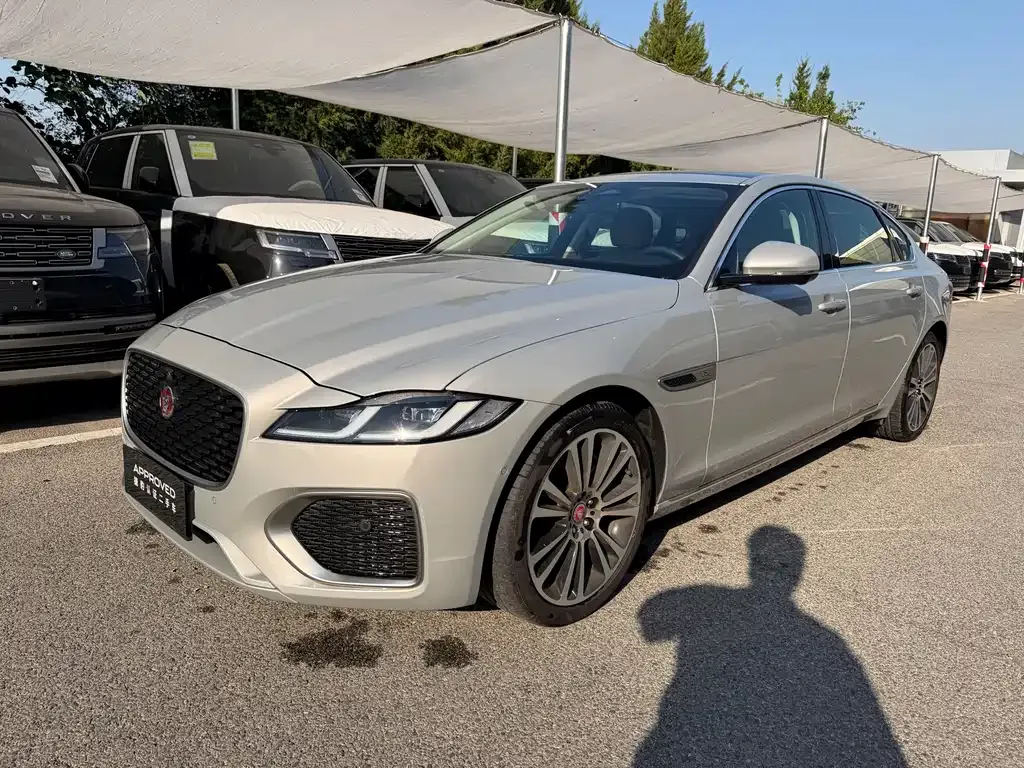 Jaguar XFL — фото 1