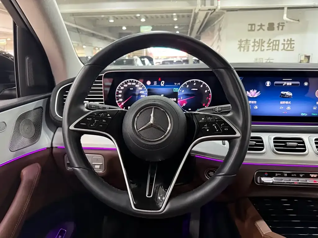 Mercedes-Benz GLS — фото 7