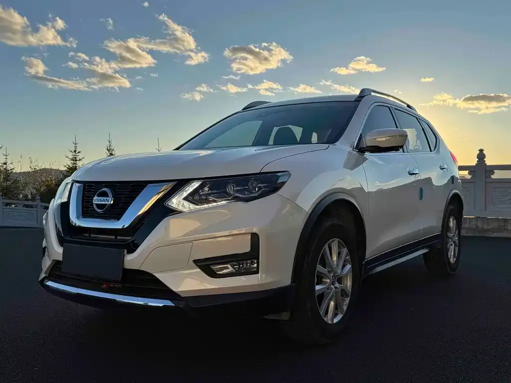 Nissan X-Trail — фото 1