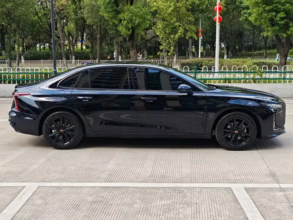 Hongqi H5 — фото 9