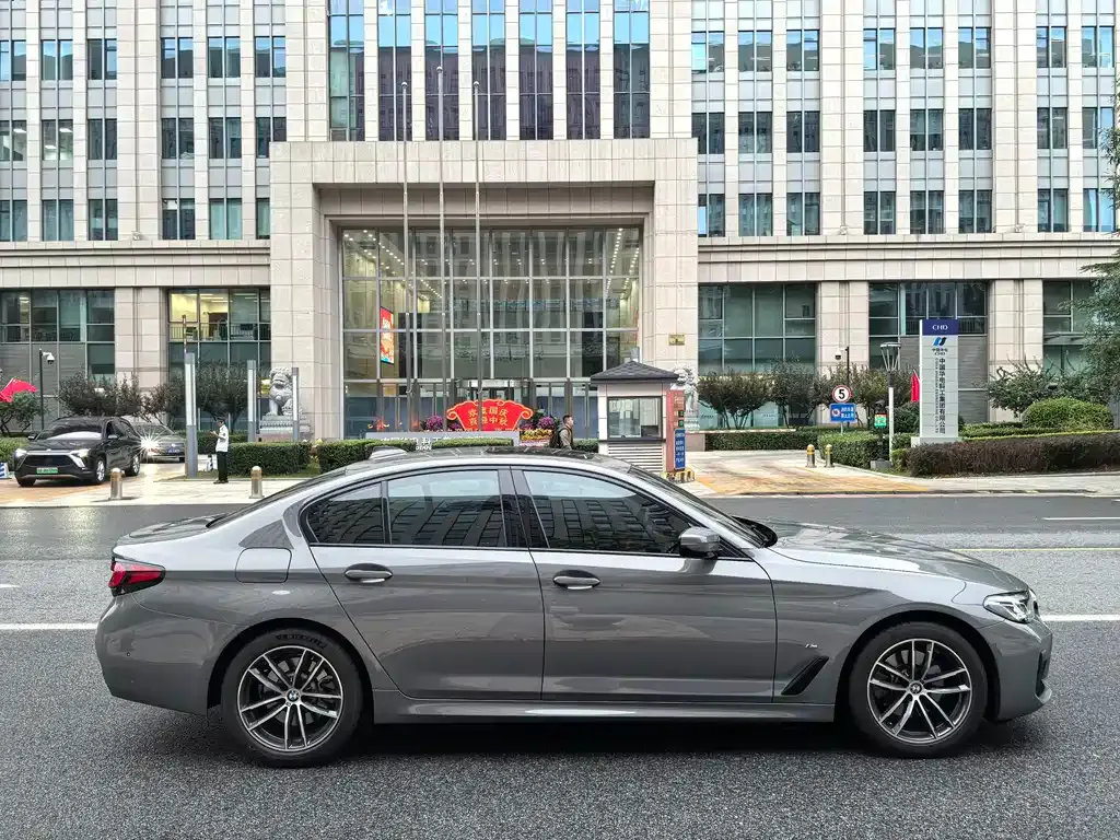 BMW 5 Series (Import) — фото 4