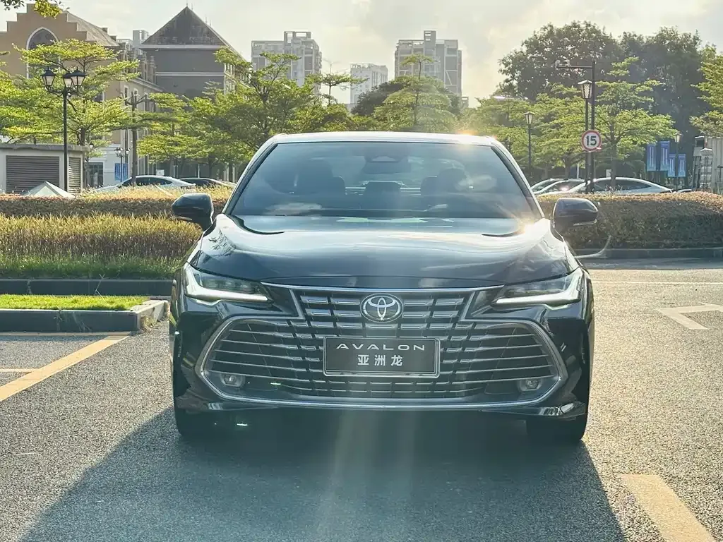 Toyota Avalon — фото 10