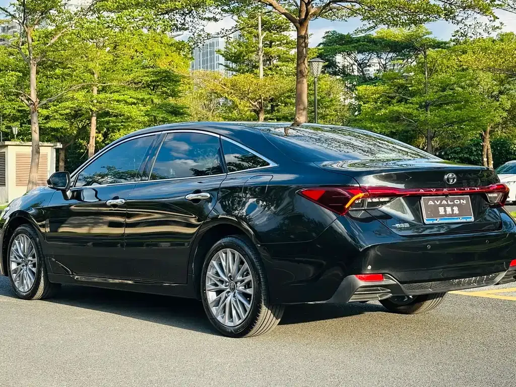 Toyota Avalon — фото 4
