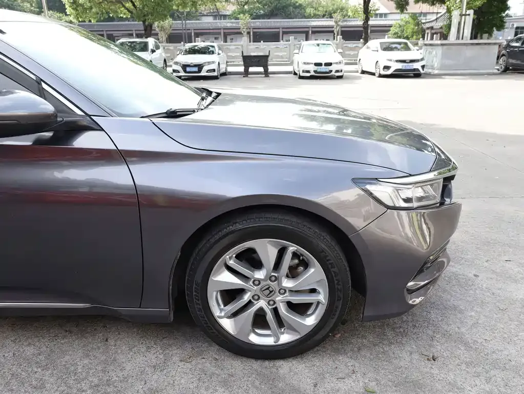 Honda Accord — фото 5