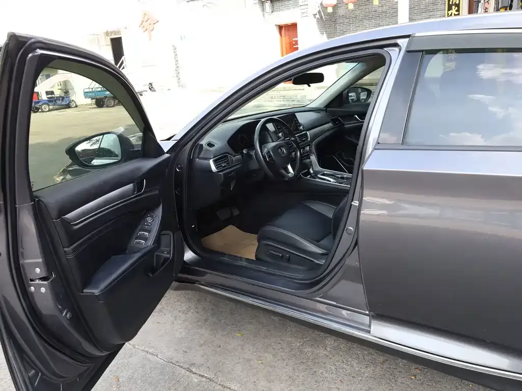 Honda Accord — фото 4