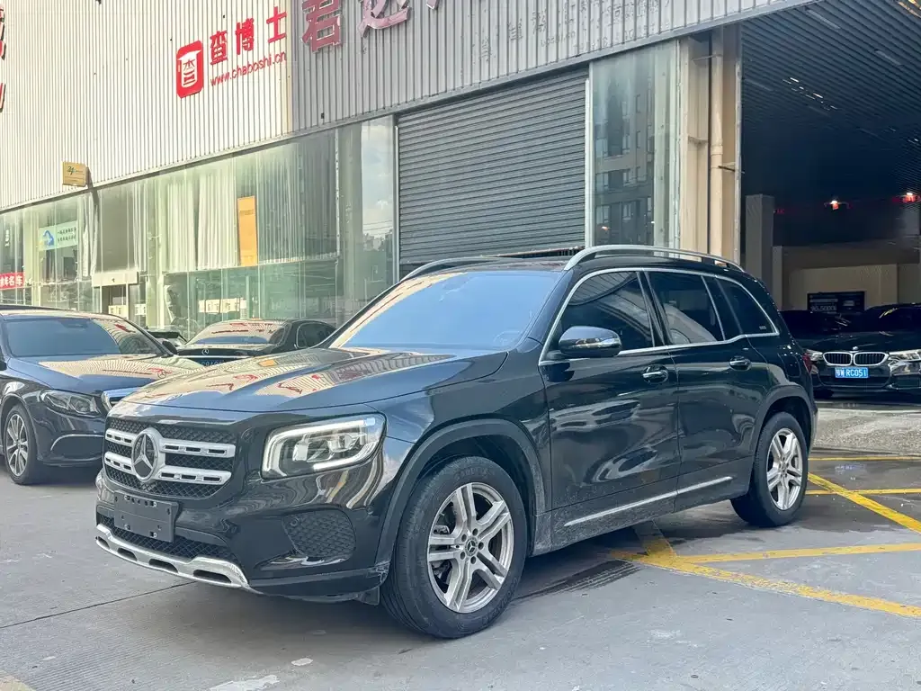 Mercedes-Benz GLB — фото 1