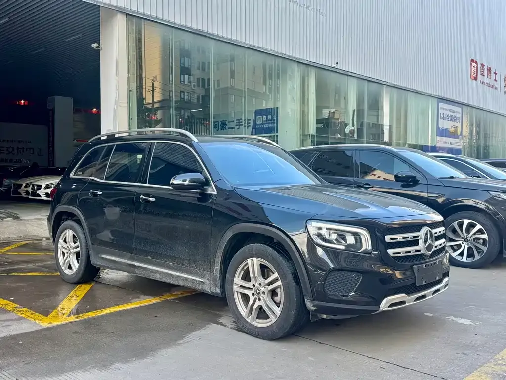 Mercedes-Benz GLB — фото 2