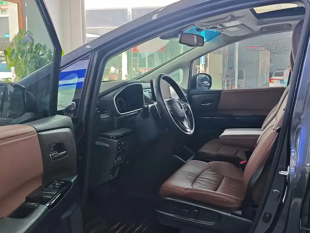 Honda Odyssey — фото 10