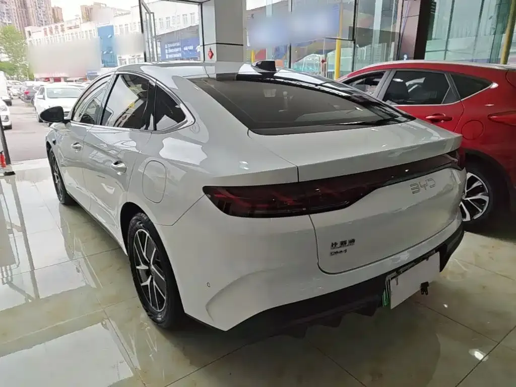 BYD Qin L — фото 8