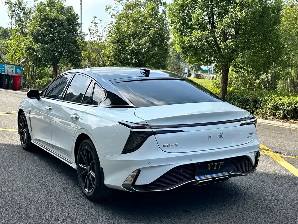 Hongqi H6 — фото 10