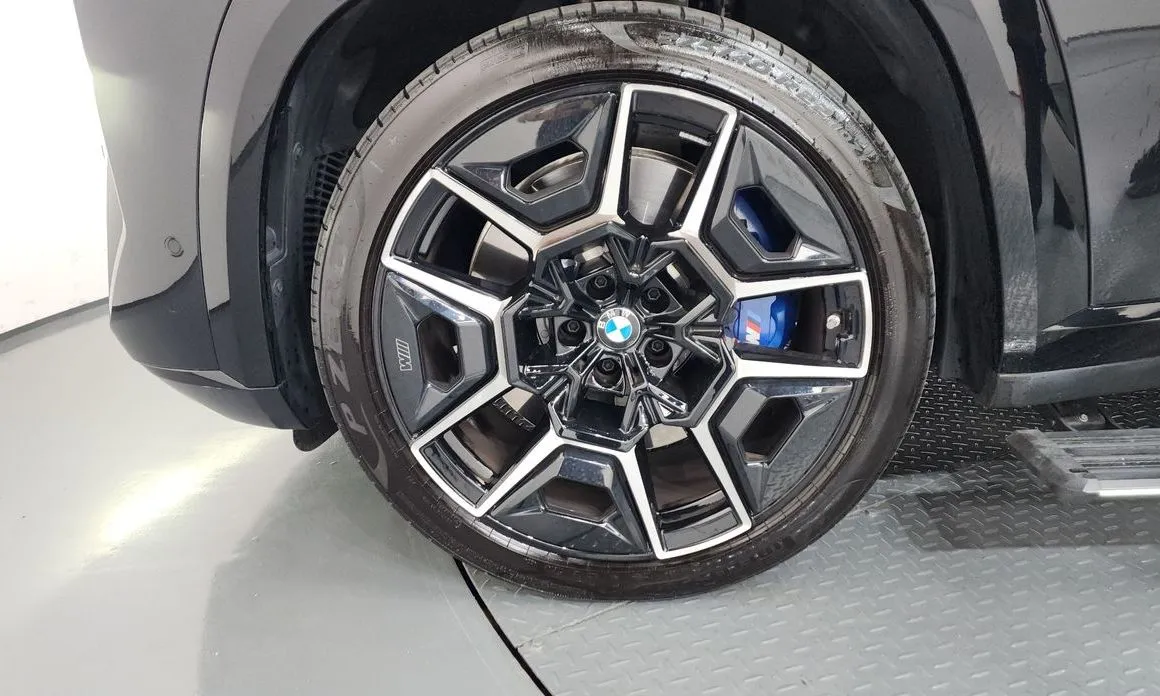 BMW XM — фото 7