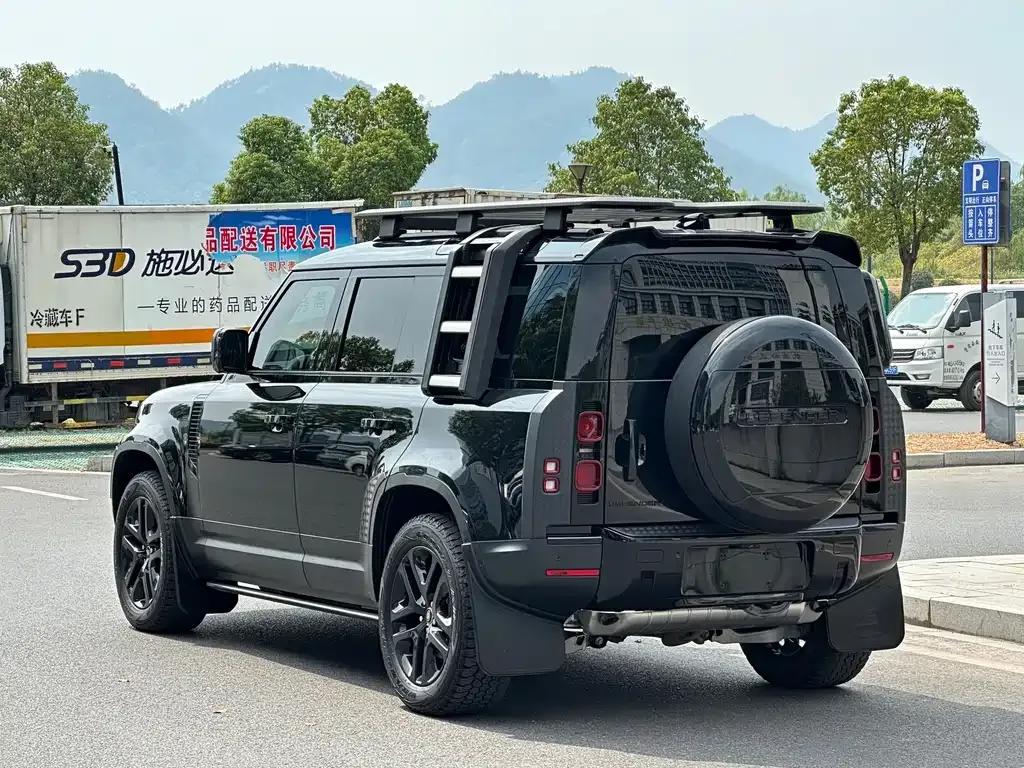 Land Rover Defender — фото 6