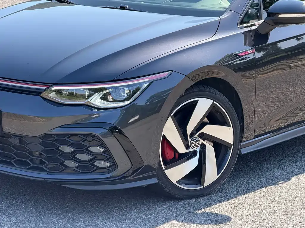 Volkswagen Golf GTI — фото 9
