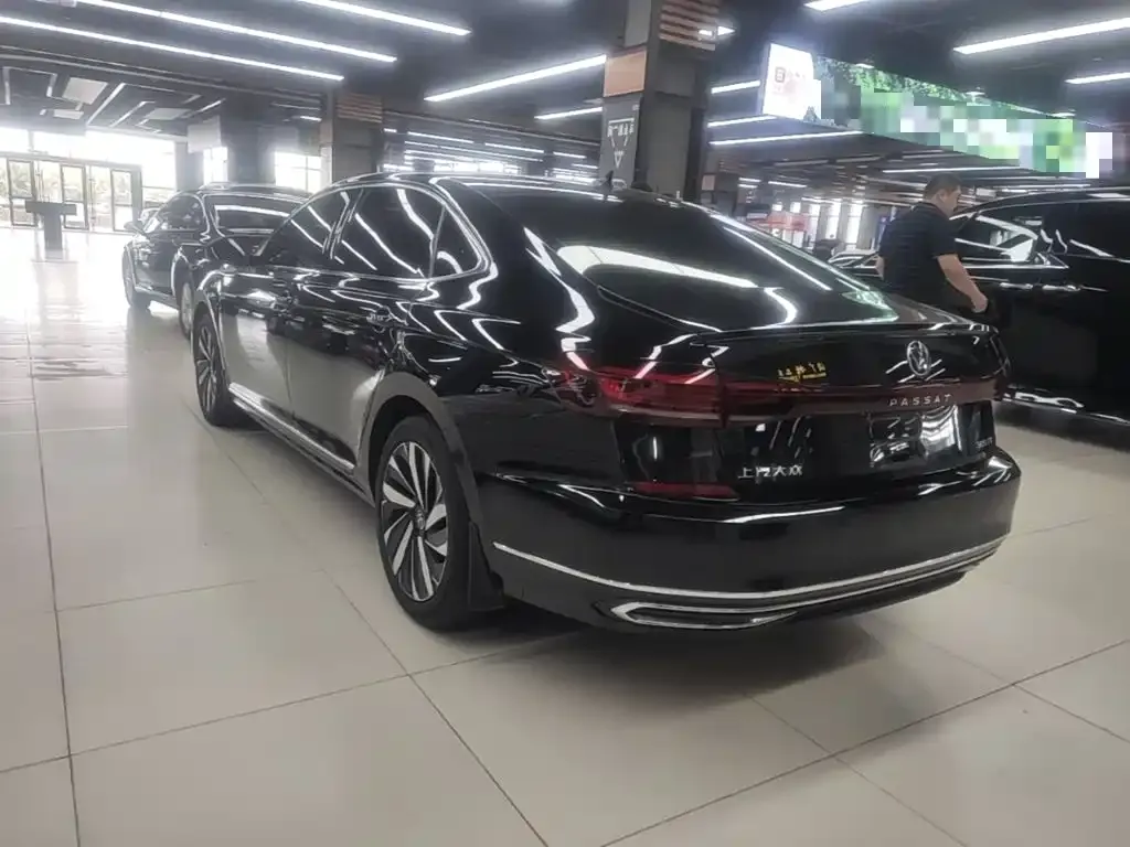 Volkswagen Passat — фото 7