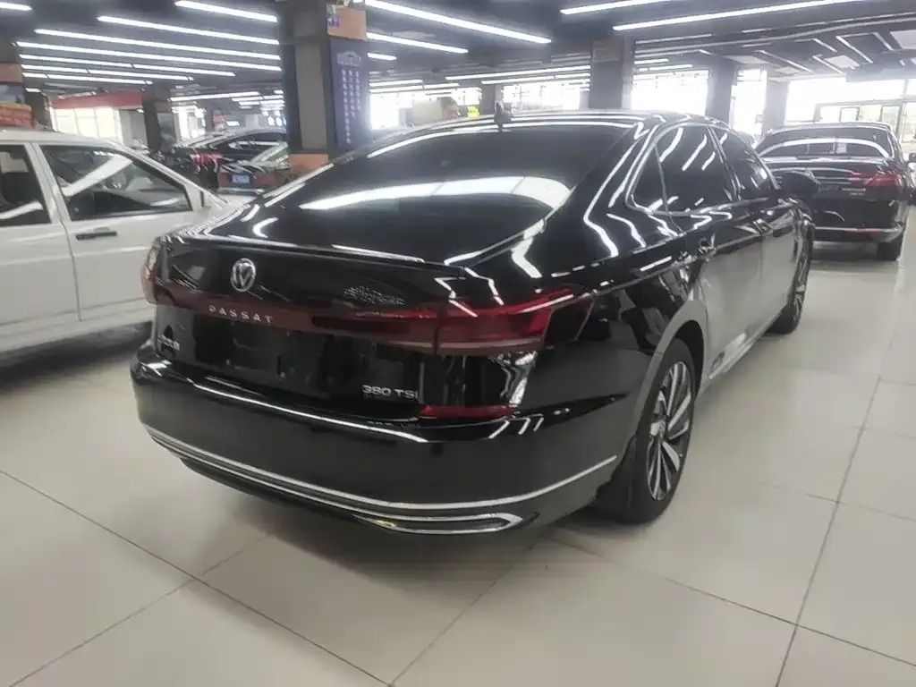 Volkswagen Passat — фото 2