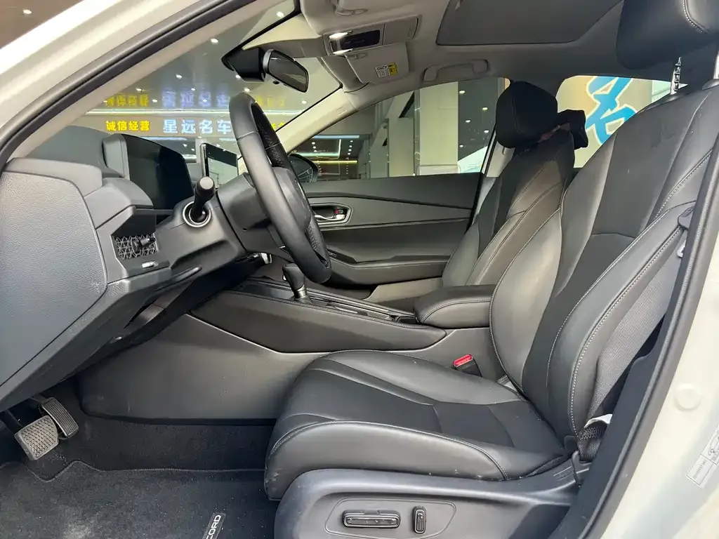 Honda Accord — фото 9
