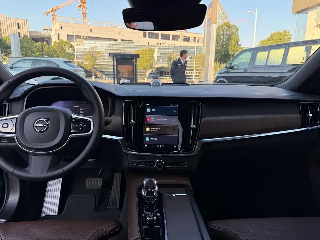 Volvo S90 — фото 4