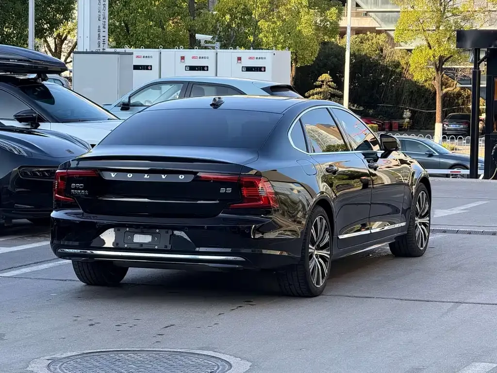 Volvo S90 — фото 3