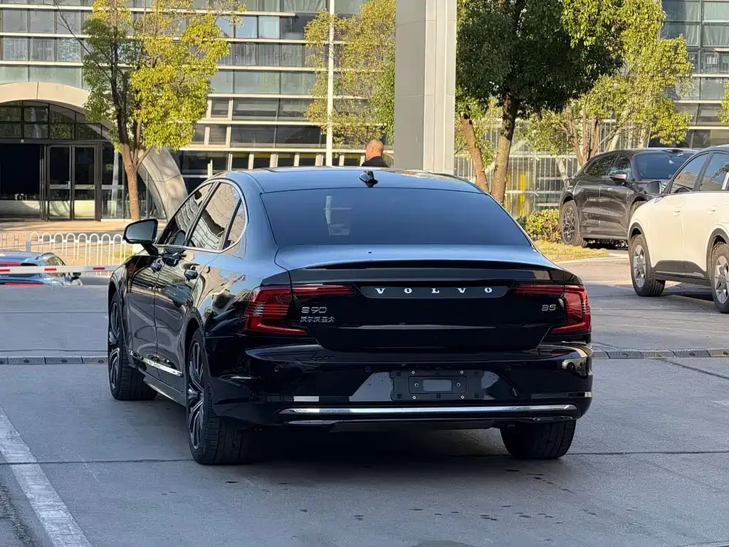 Volvo S90 — фото 7