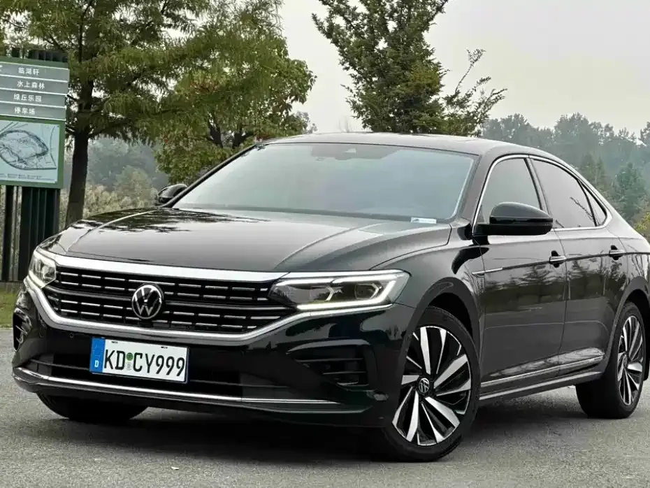 Volkswagen Passat — фото 1