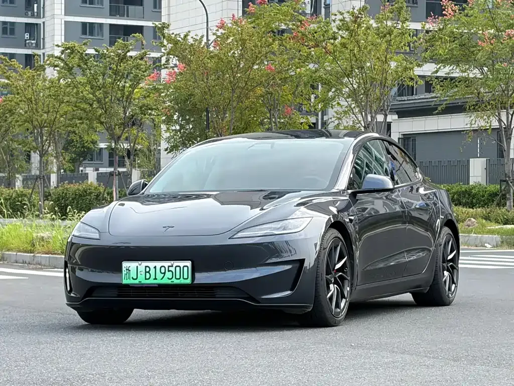 Tesla Model 3 — фото 10