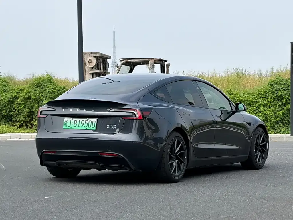Tesla Model 3 — фото 6