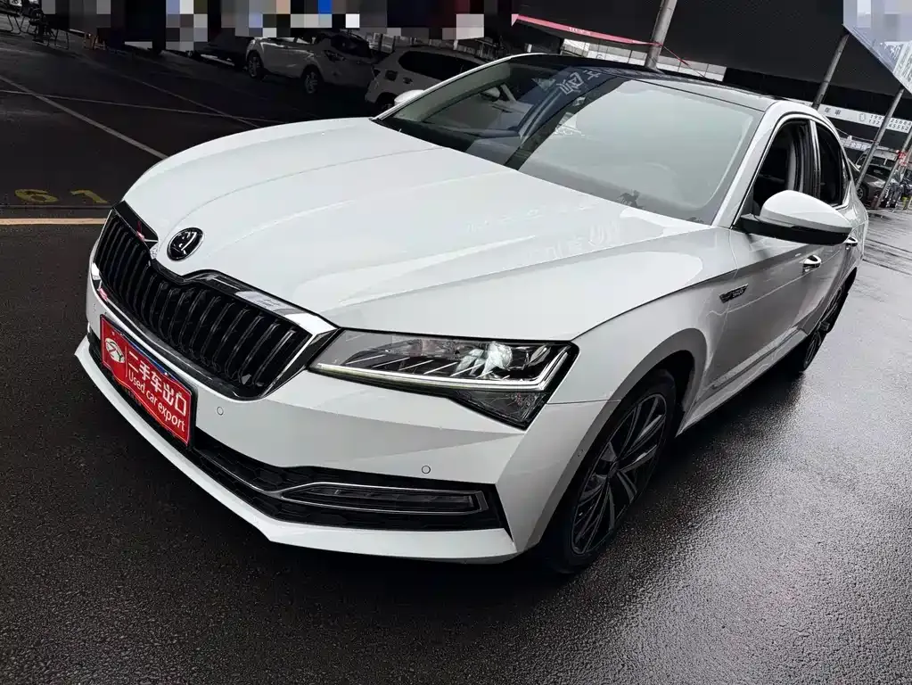Skoda Superb — фото 1